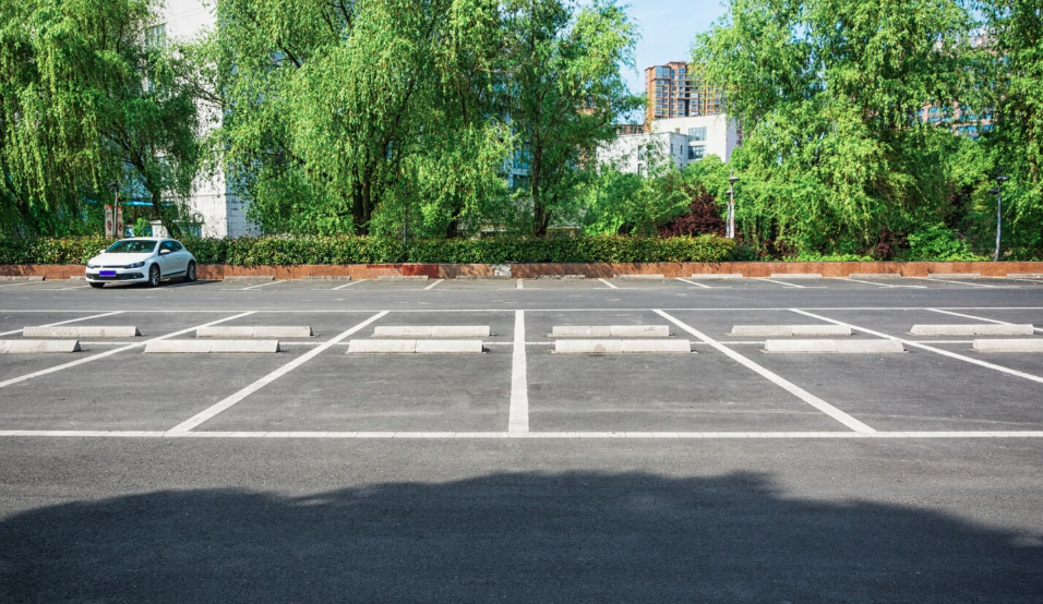 Downtime Doesn’t Have to Mean Disruption – Fast & Efficient Parking Lot Paving in Knoxville, TN